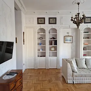 Luxury Living Kopernik , Warszawa Polska