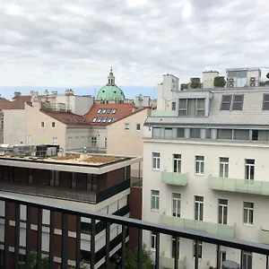 Moderne Trifft Tradition Im Herzen Wiens , Wiedeń Austria